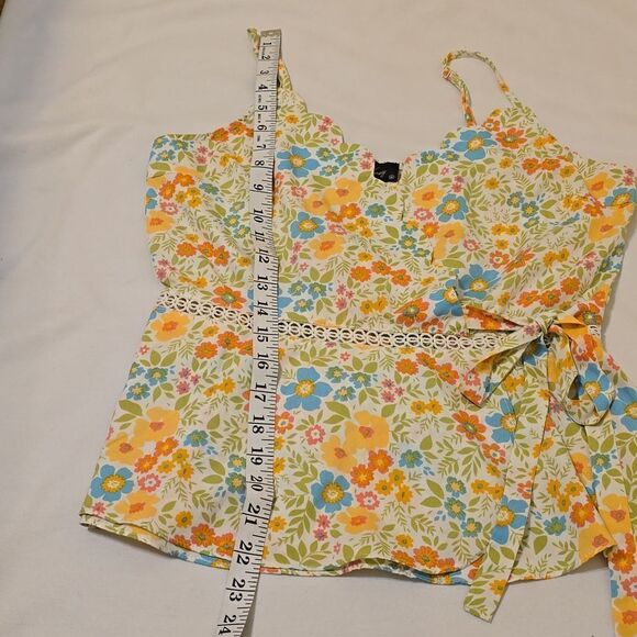 - Milk and honey floral peplum top size medium - Picture 7 of 8